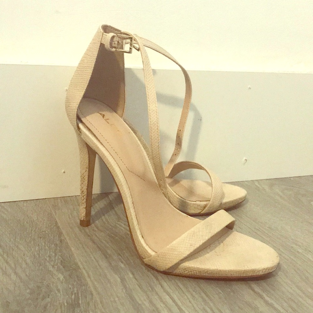 Aldo nude heels